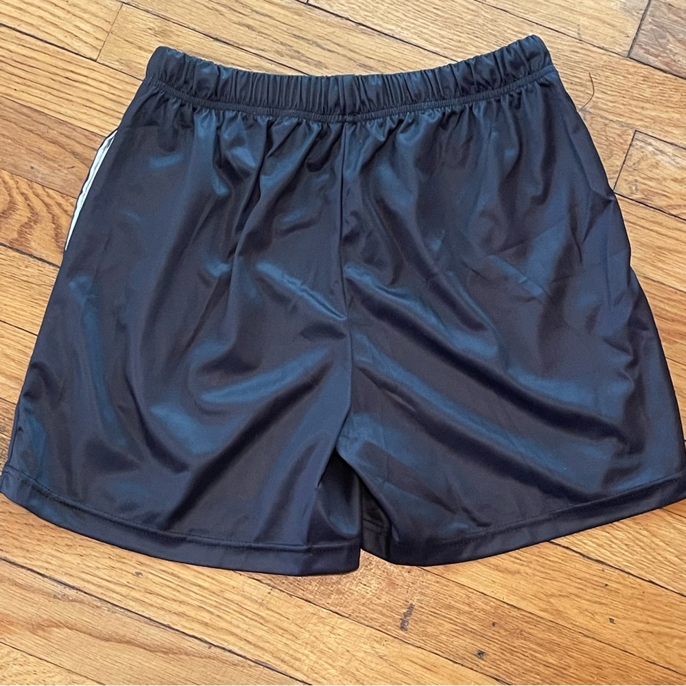 Black Palm Tree Print Men's Shorts - Picture 5 of 7